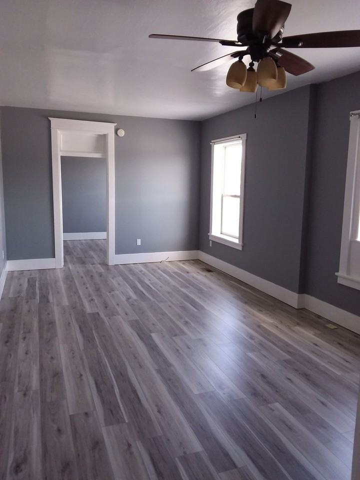 Antique Mall Apartments - Photo 2 of 13