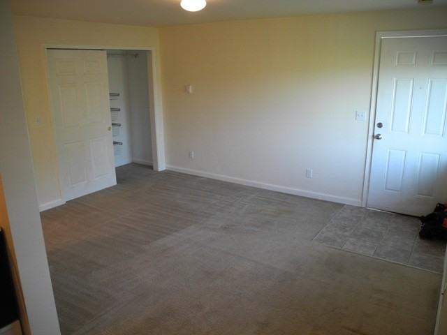 3401 14th Ave W #4 - Photo 3 of 12