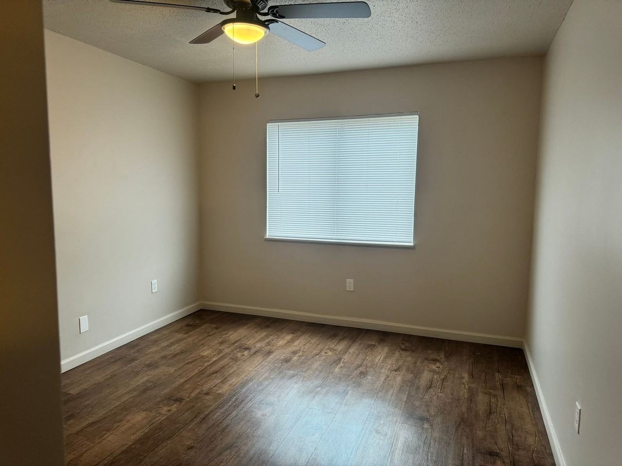 Pine Tree Apartments - Photo 4 of 24