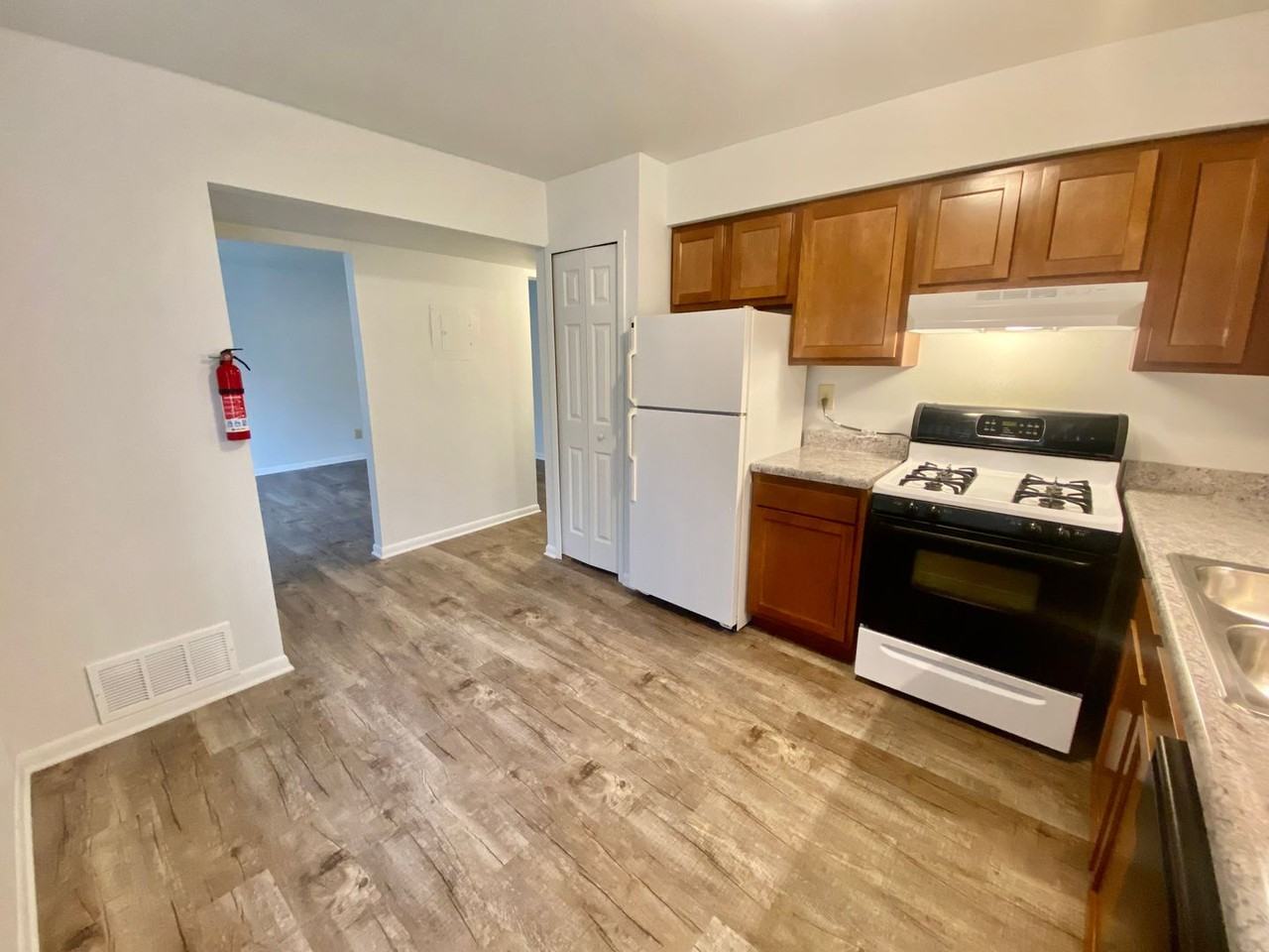 609 Flint Rd. - Photo 2 of 10