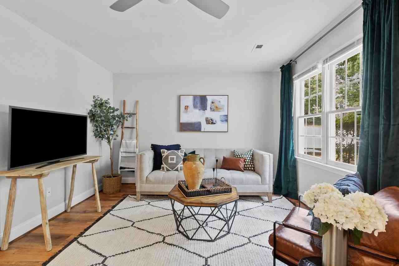 Blue Leaf Apartments - Photo 3 of 19