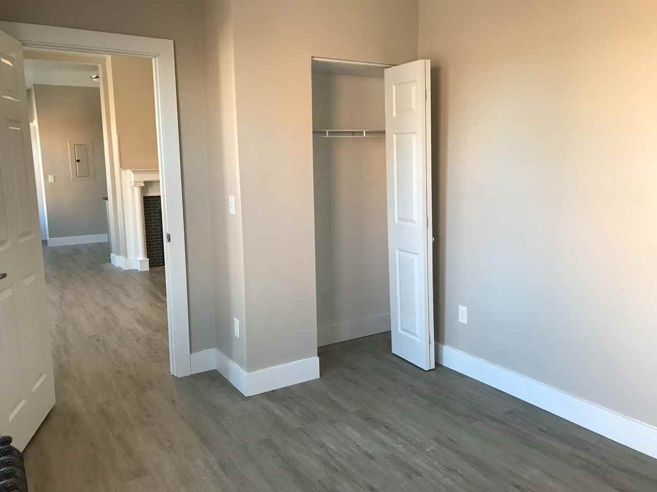 430 Greenfield Avenue - Photo 7 of 30