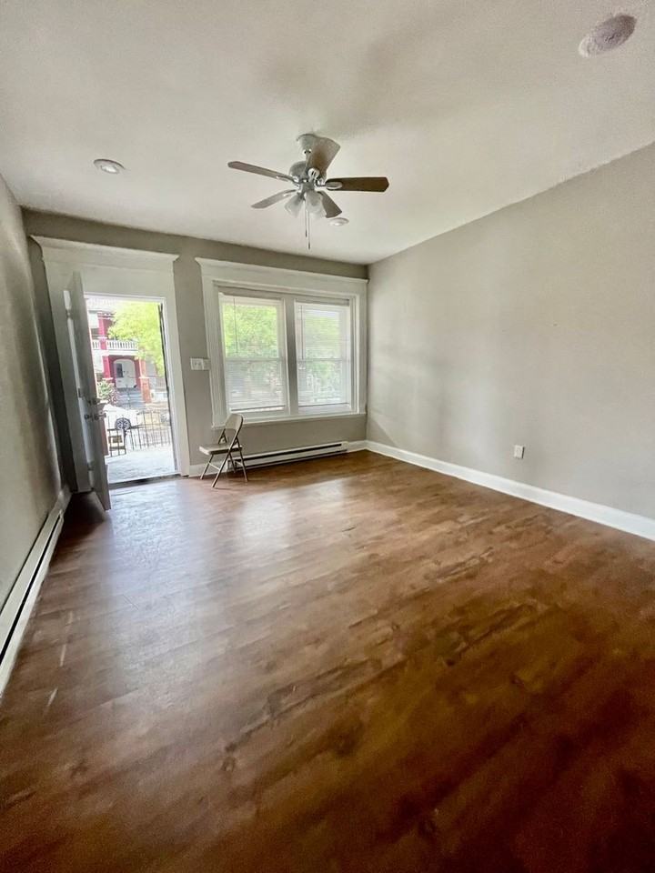 6024 Catharine St. - Photo 3 of 8