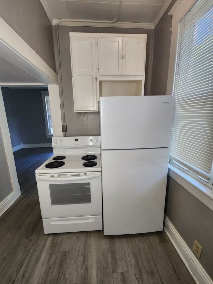 1017 Champaign, Mattoon - Photo 3 of 6