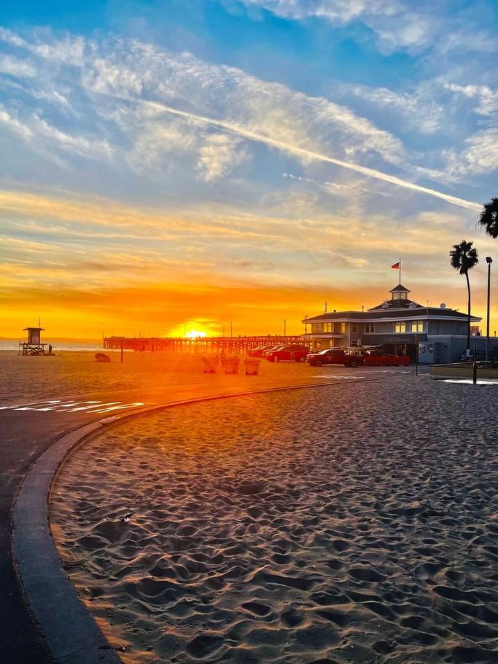 930 W Balboa Blvd Apartments in Central Newport Beach, Newport Beach