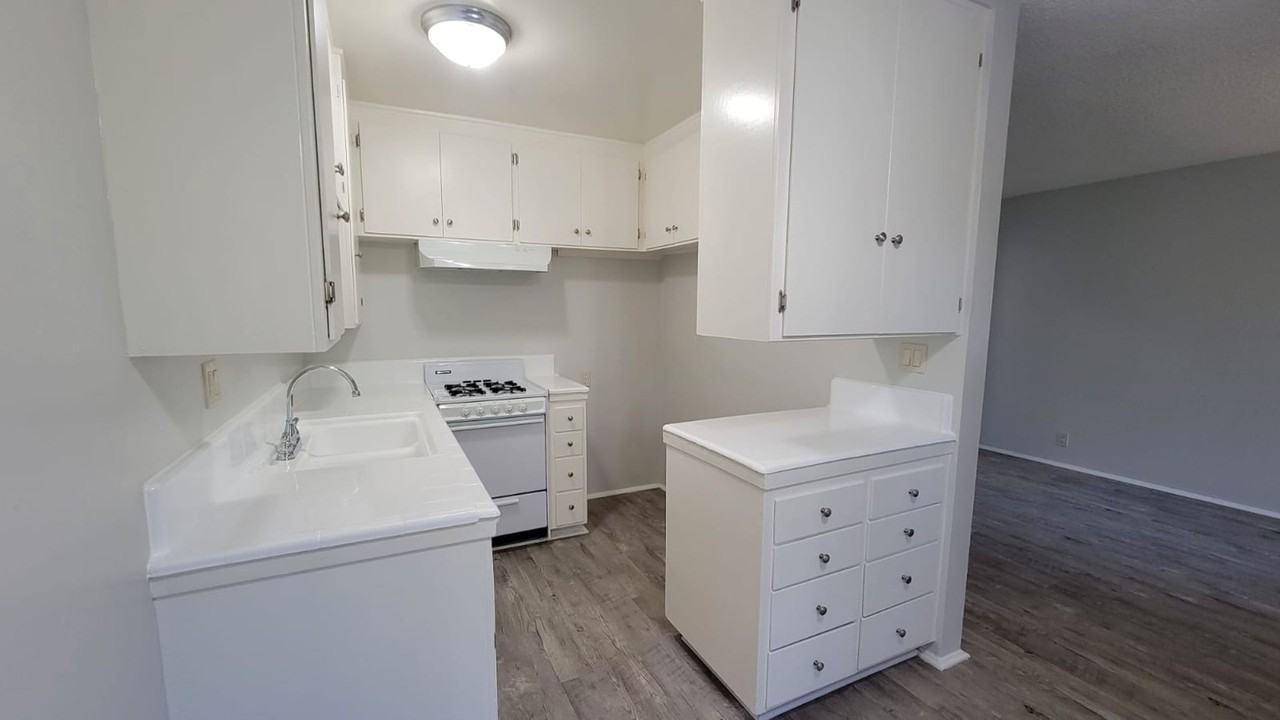595 BUCKEYE ST (Richman) - Photo 2 of 6