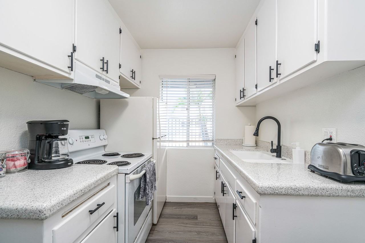 2275 Grand Ave - Photo 7 of 22
