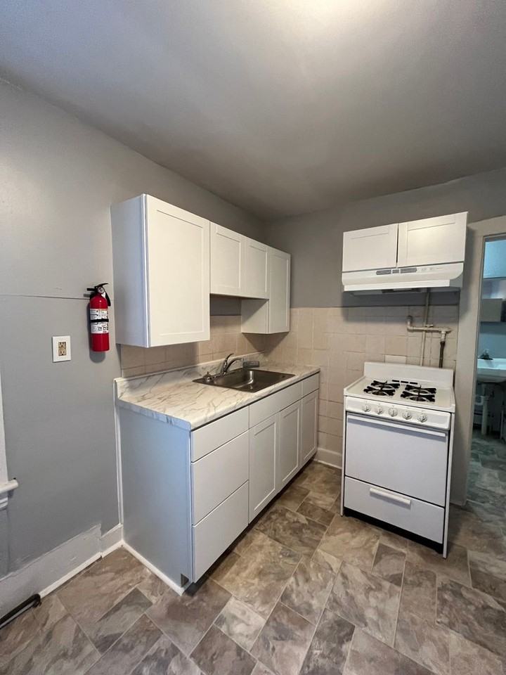 459 Pershing Ave - Photo 2 of 11