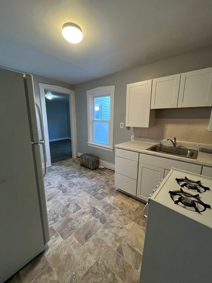 459 Pershing Ave - Photo 3 of 11