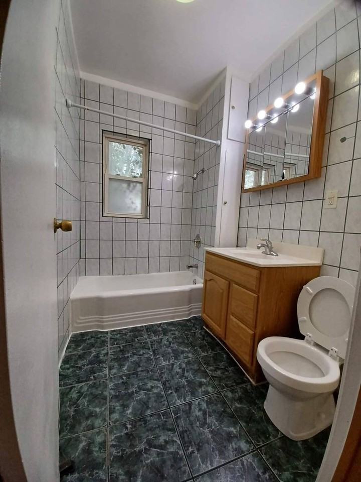 1259 N Main St - Photo 3 of 6