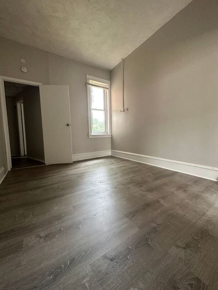 1232 West Somerset Street - Photo 5 of 40