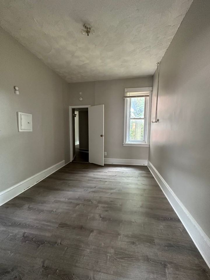 1232 West Somerset Street - Photo 6 of 40