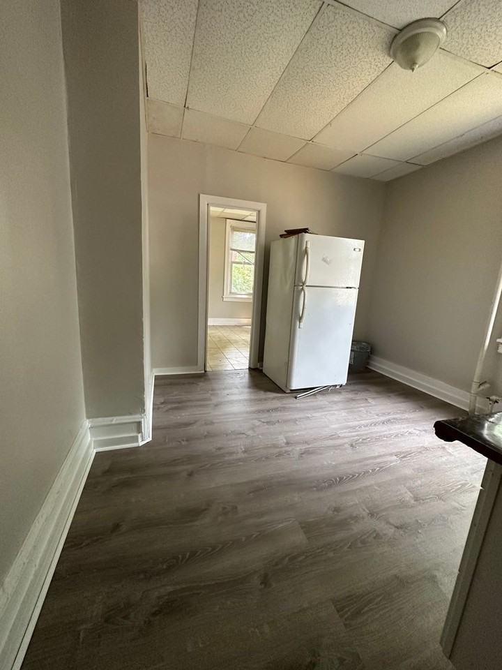 1232 West Somerset Street - Photo 7 of 40