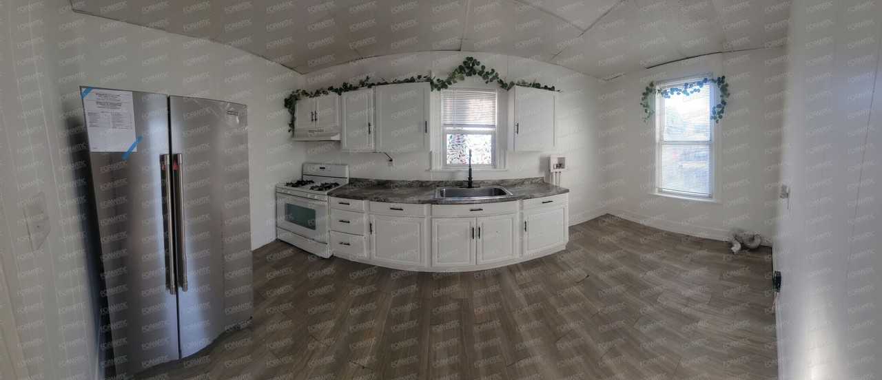 104 - 108 Madison St - Photo 2 of 7