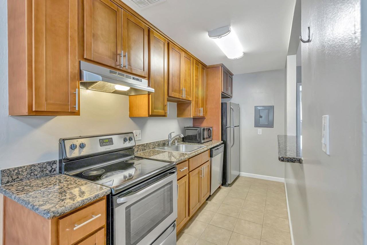 3745 Miramar Way - Photo 3 of 9