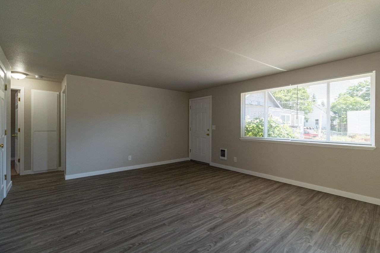 Sonsteng 3208 - Photo 3 of 9