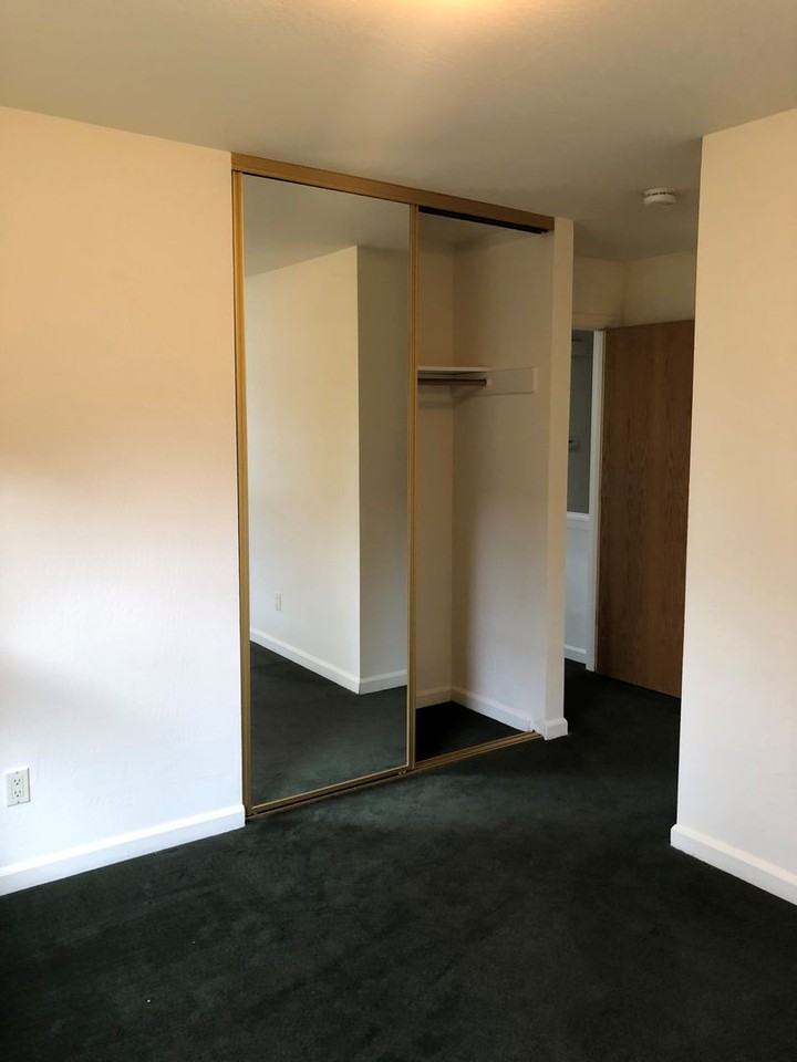 2436 Ellsworth St #D - Photo 6 of 12