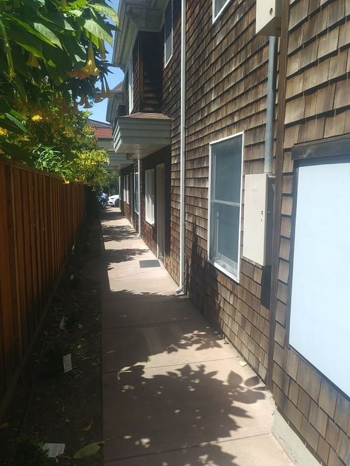 2436 Ellsworth St #B - Photo 3 of 18