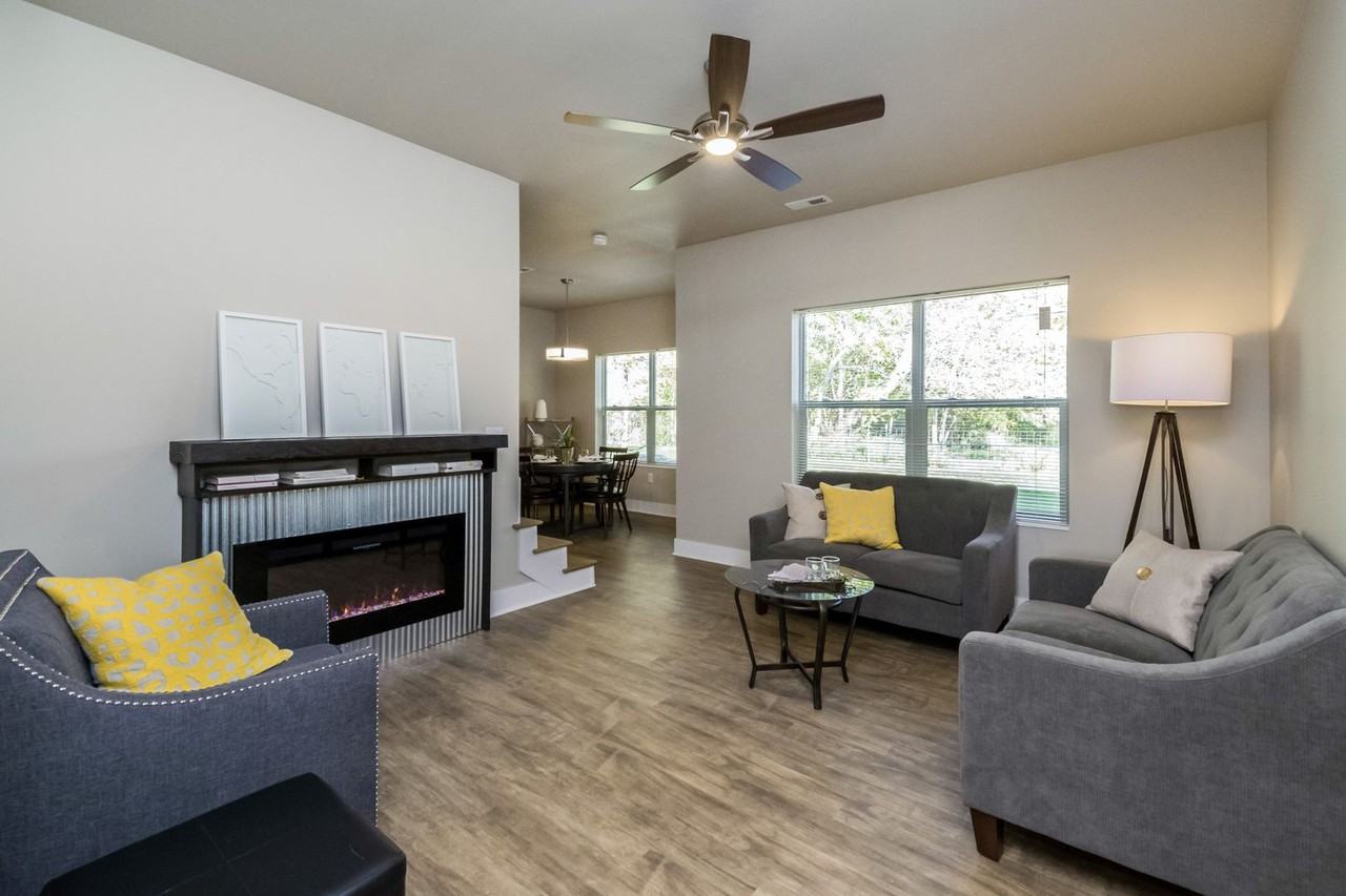 2603 - 2617 Bobcat Townhomes - Photo 3 of 50