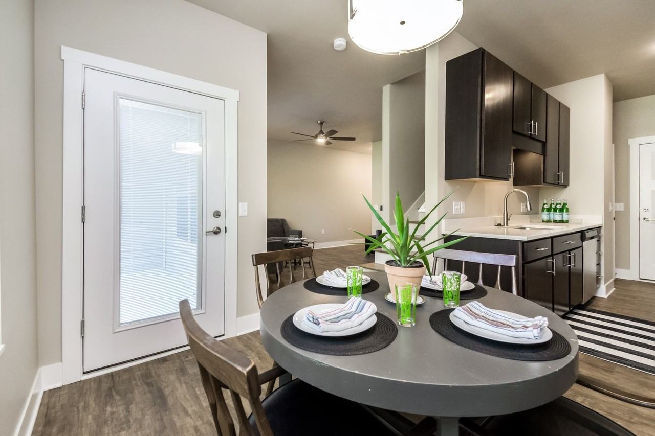 2603 - 2617 Bobcat Townhomes - Photo 7 of 50