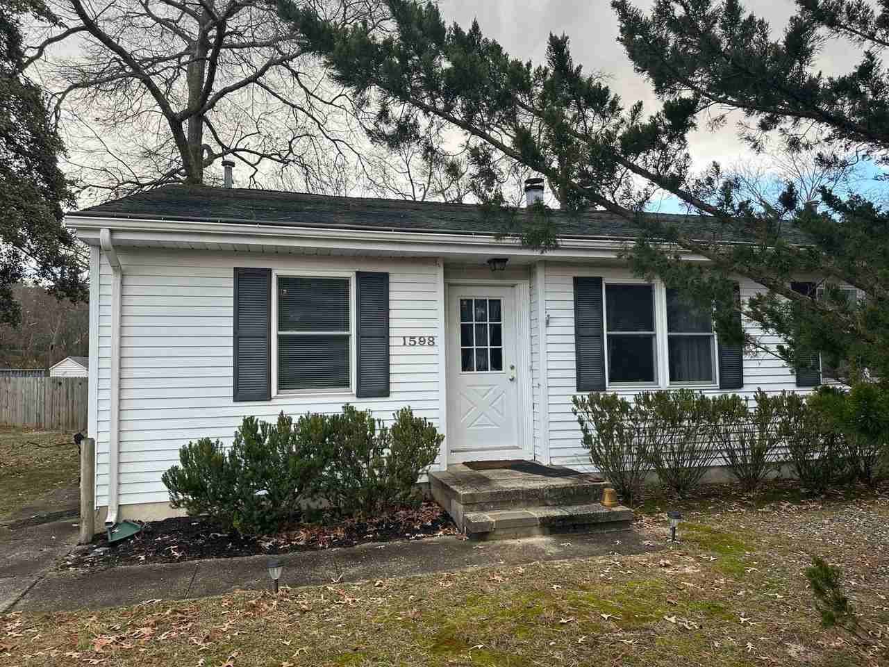 MJC: 1598-1600 Dorsett Dock Rd - Photo 2 of 8