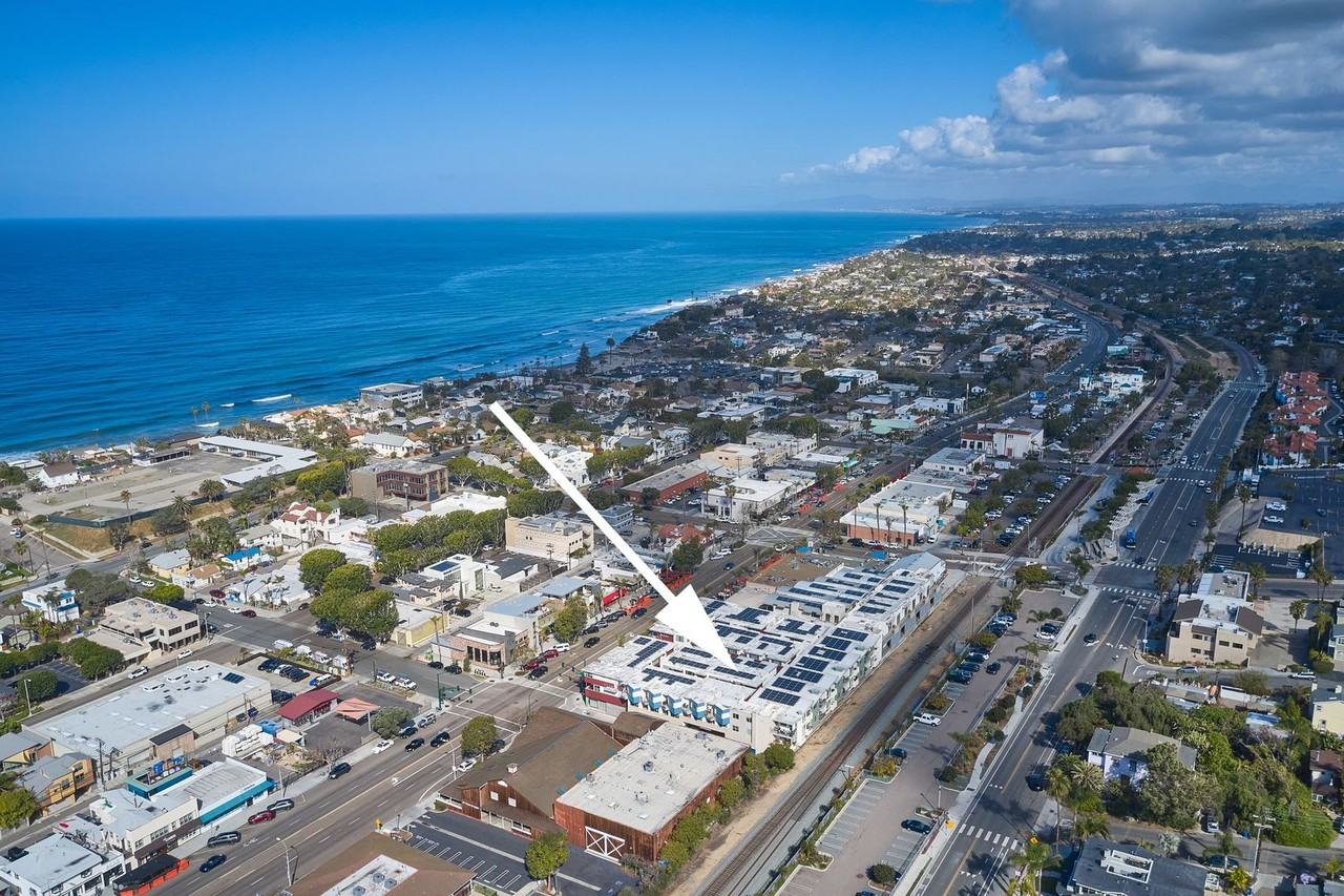 687 S. Coast Hwy 101 - Photo 3 of 12