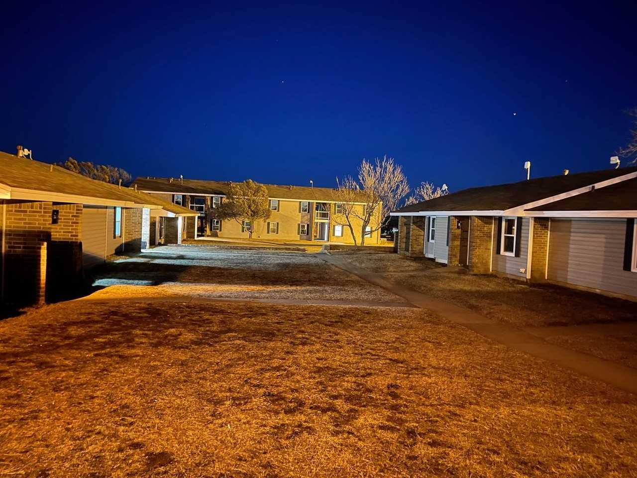 Shamrock Apartments - Photo 5 of 9