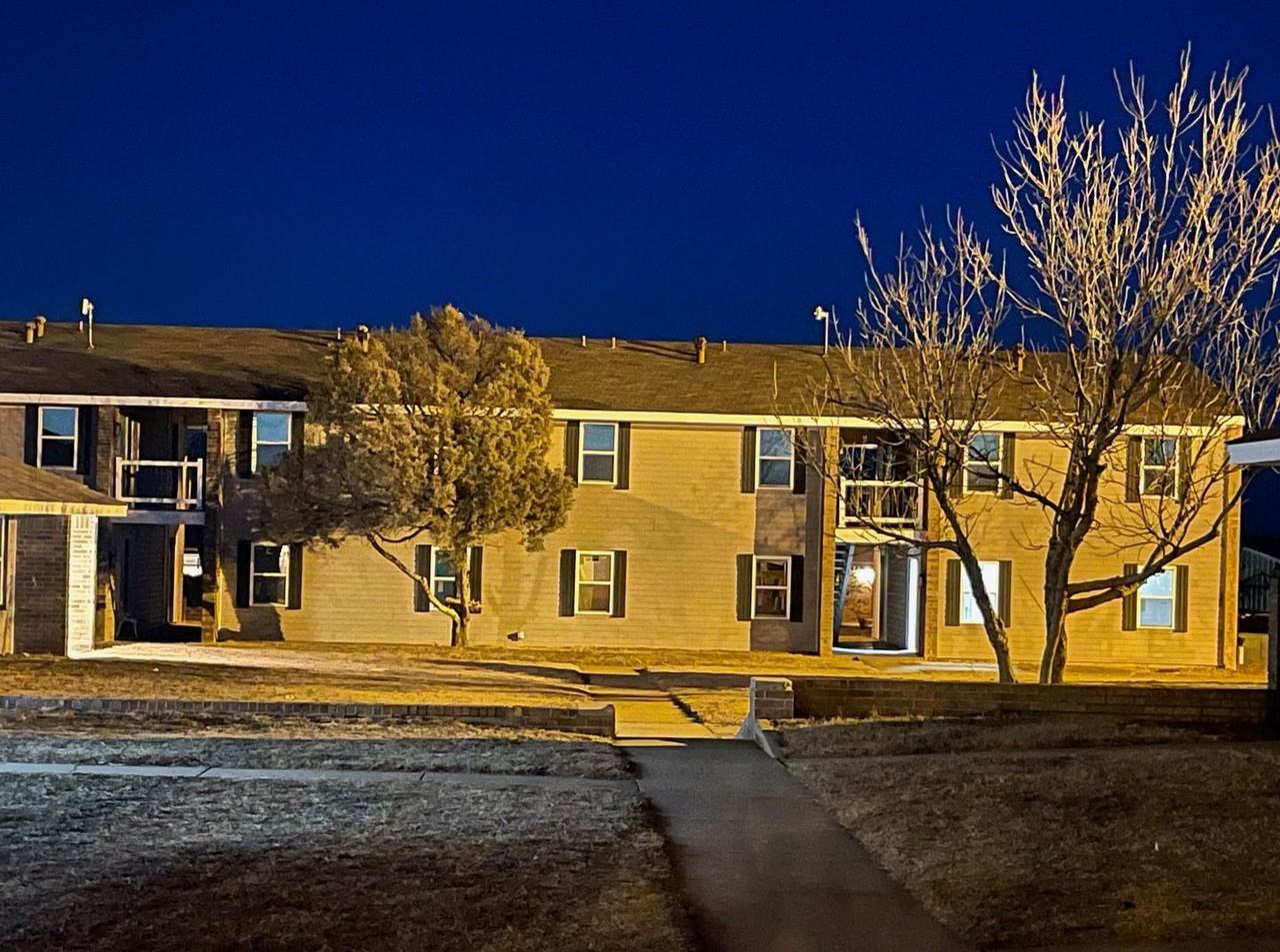 Shamrock Apartments - Photo 7 of 9