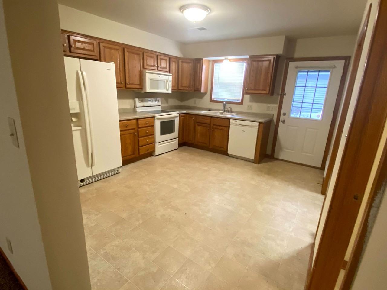 Townhome for Rent in Hartford - Photo 5 of 13