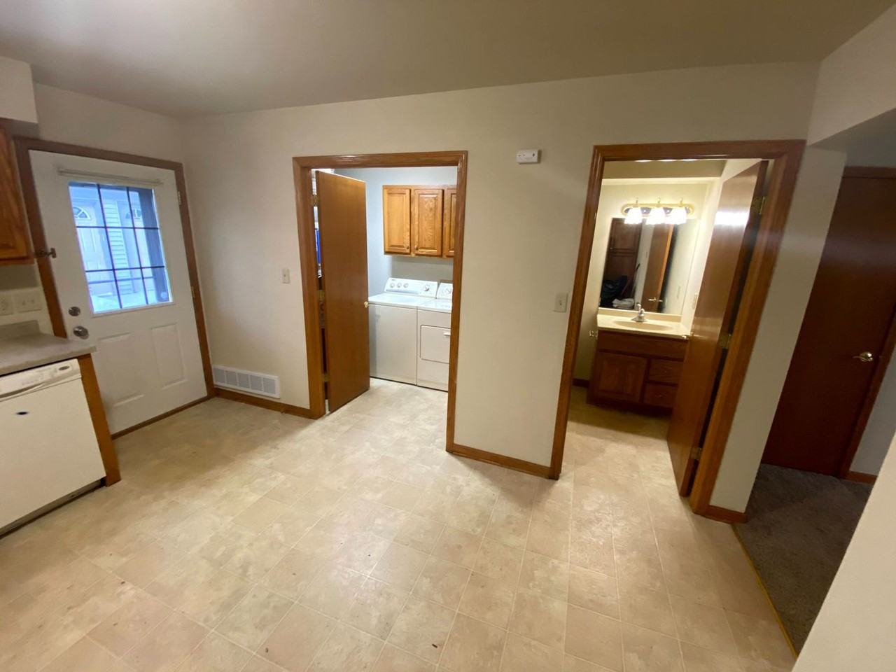 Townhome for Rent in Hartford - Photo 6 of 13