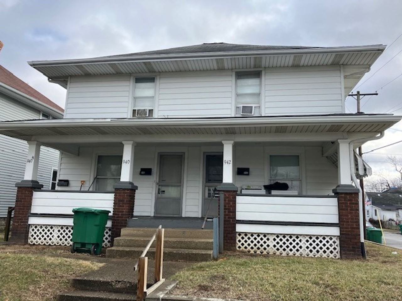 940 S 15th St - Photo 2 of 17