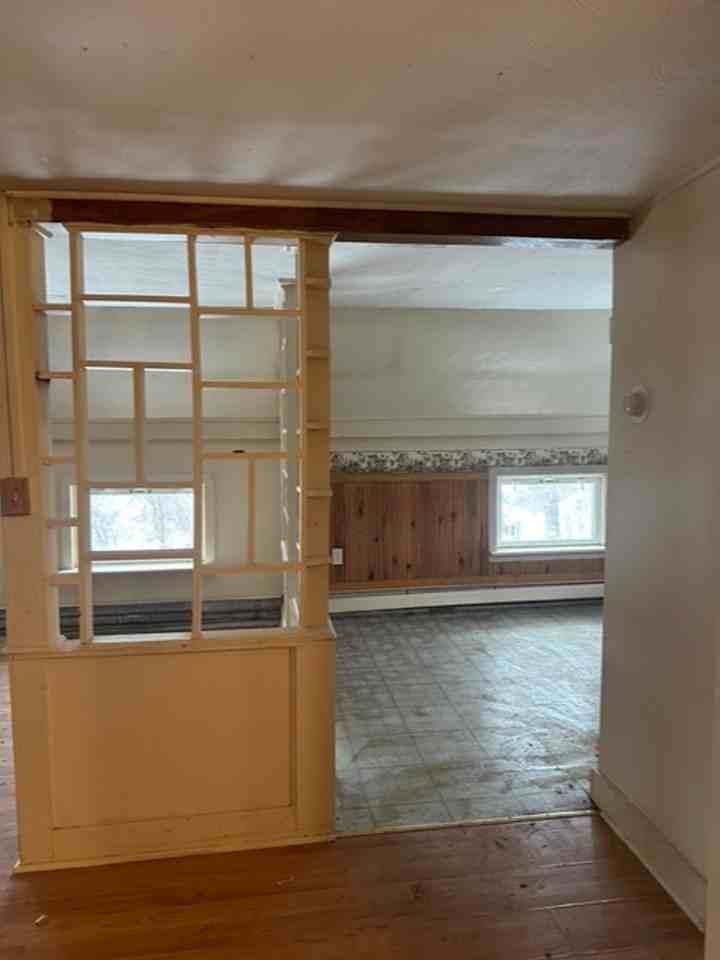 125 Laurel St. - Photo 3 of 6