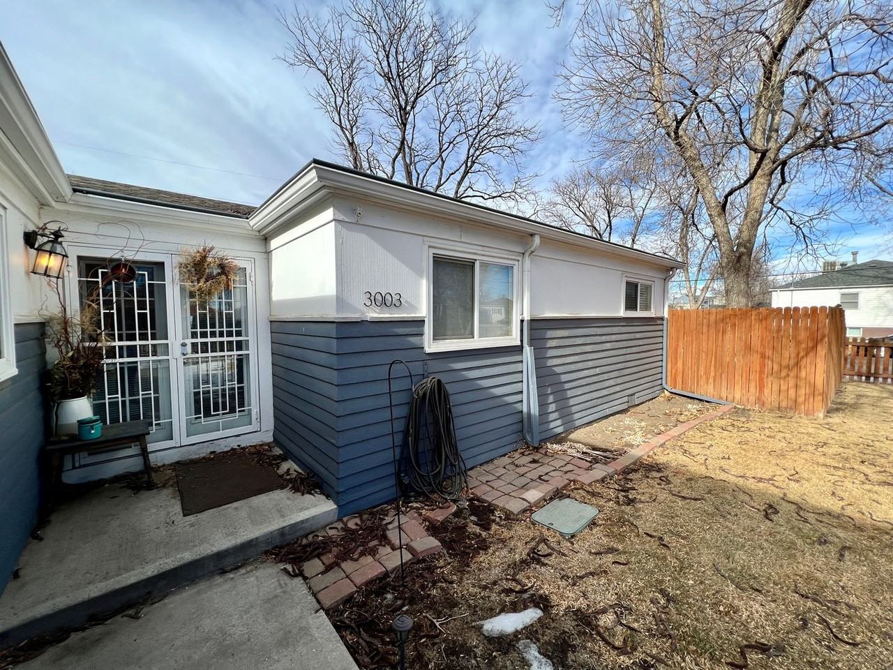 3003 S Fox St - Photo 2 of 24