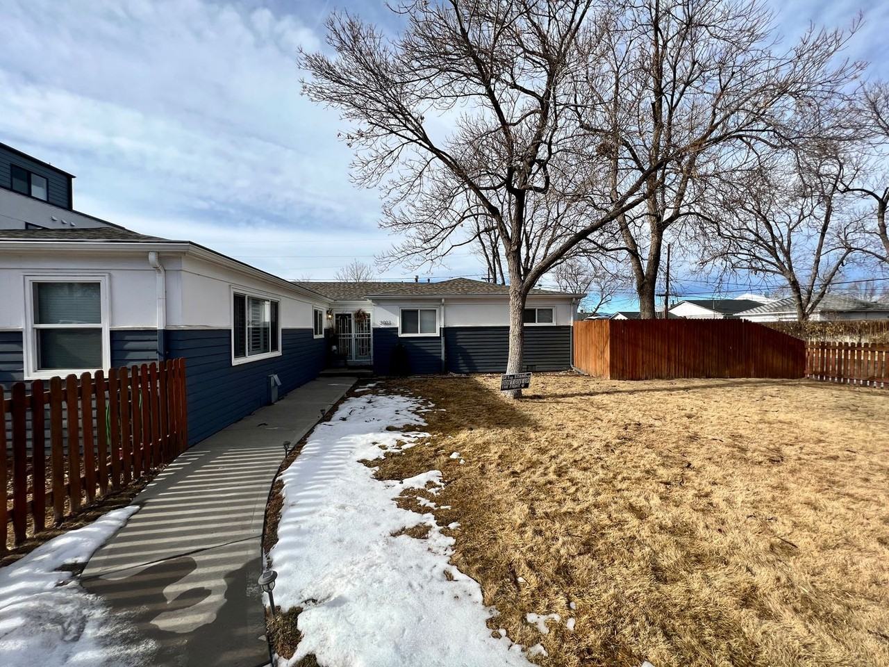 3003 S Fox St - Photo 4 of 24