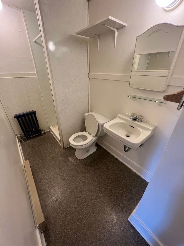 625 NE Maiden Lane - Photo 2 of 13