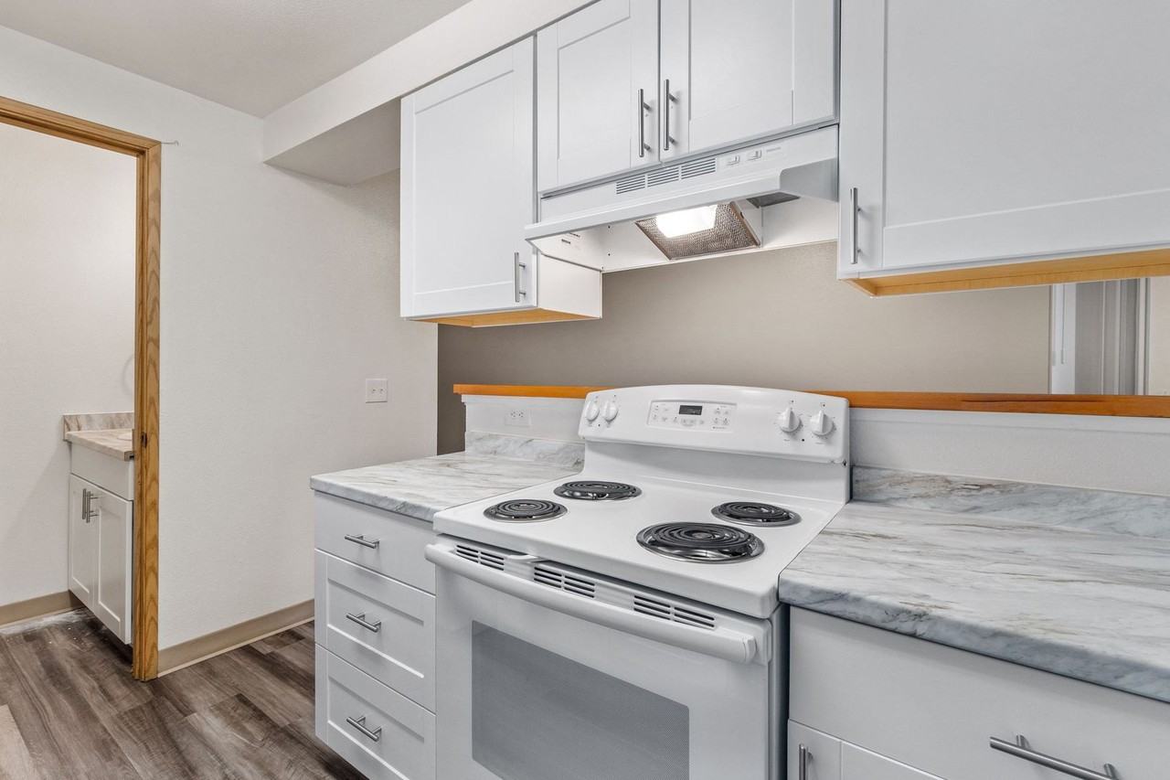 801 Israel Road SW - Photo 4 of 33