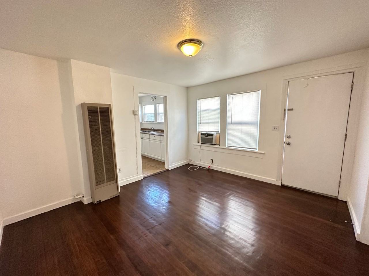 329 B St - Photo 2 of 10