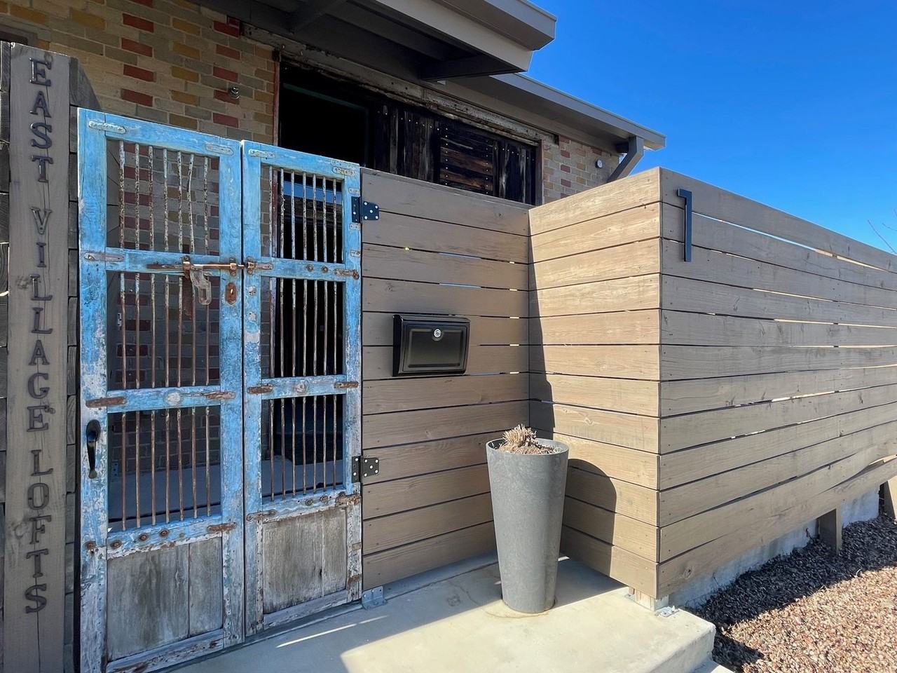 1020 E. 6th St - Photo 3 of 15