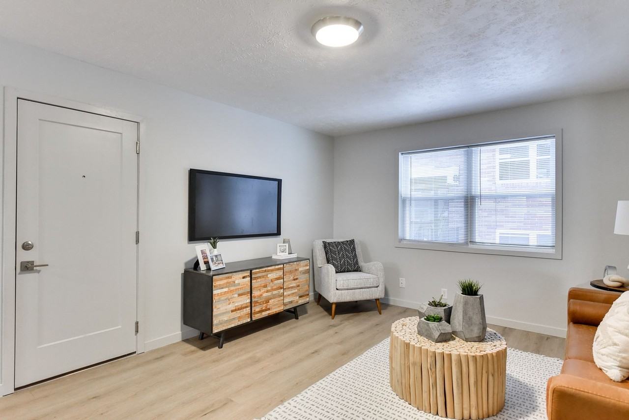 4609 California Street - Photo 2 of 28