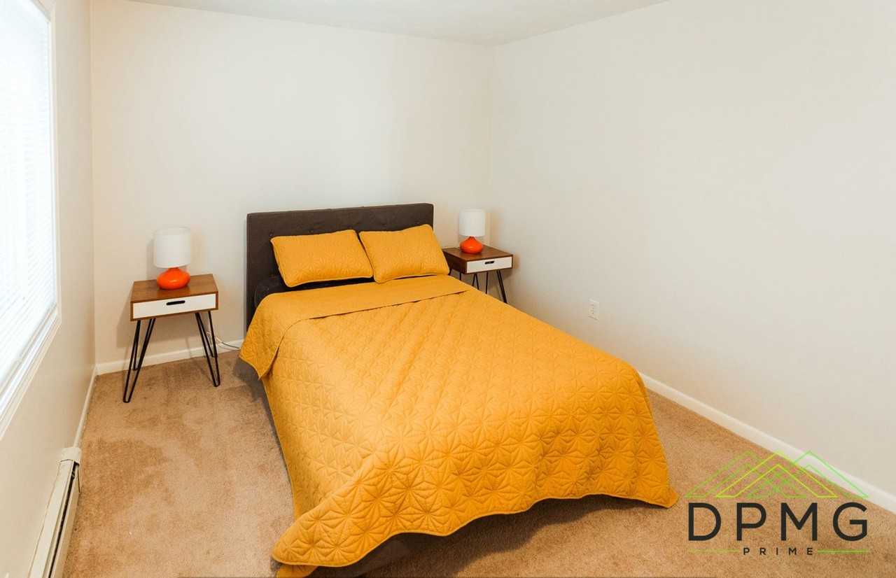 319 E Hillsdale - Photo 7 of 50