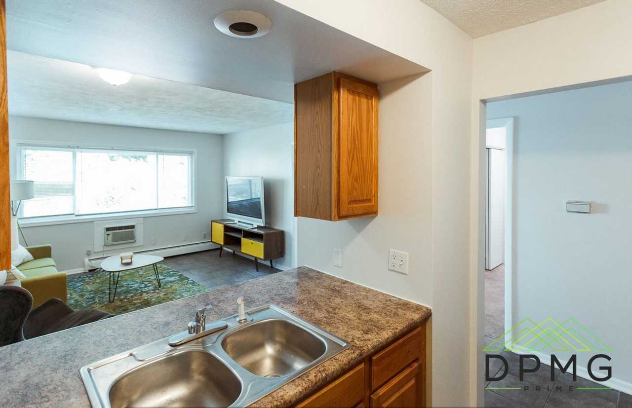 319 E Hillsdale - Photo 5 of 50