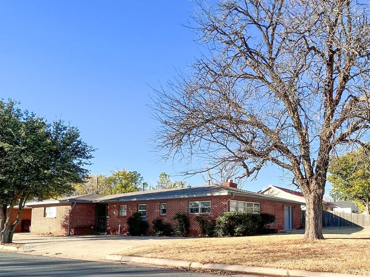 MNG 2301 32nd Street RK - Photo 2 of 13