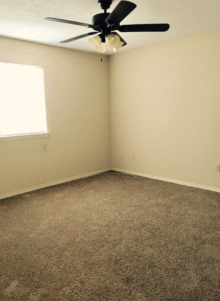 TWIN OAKS APARTMENTS - Photo 2 of 4