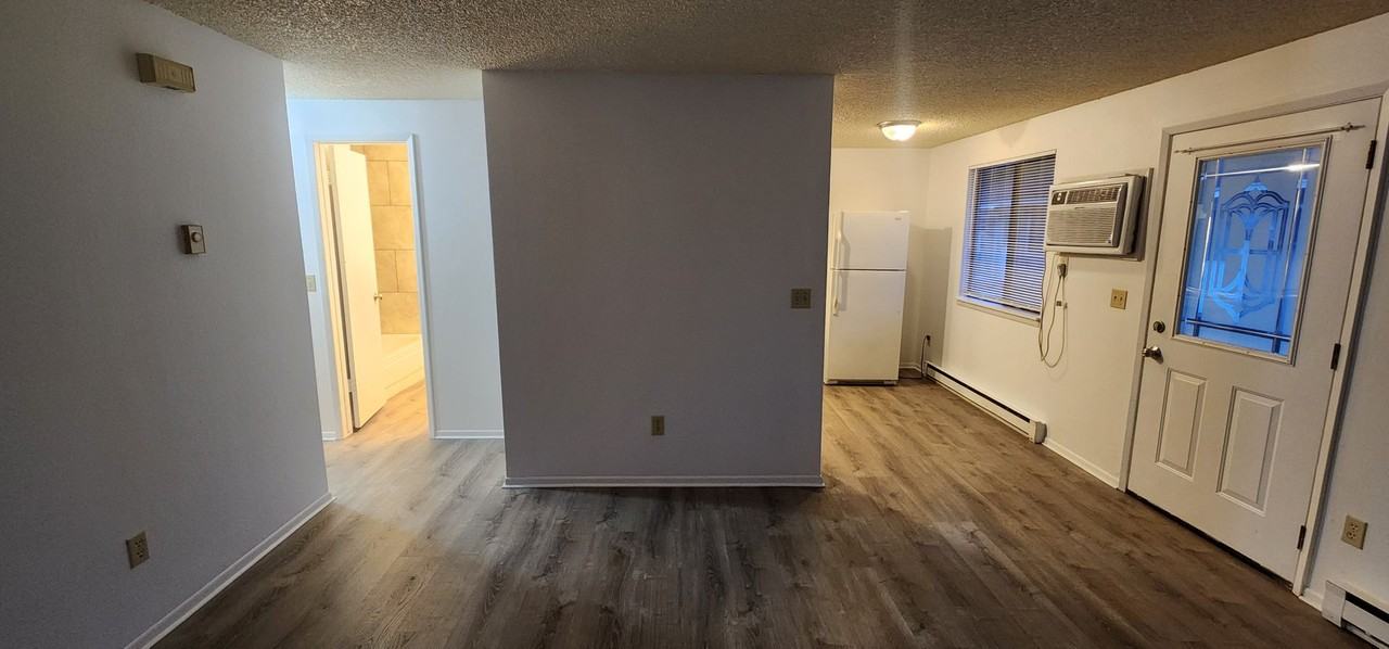 504 N Walker St - Photo 2 of 15