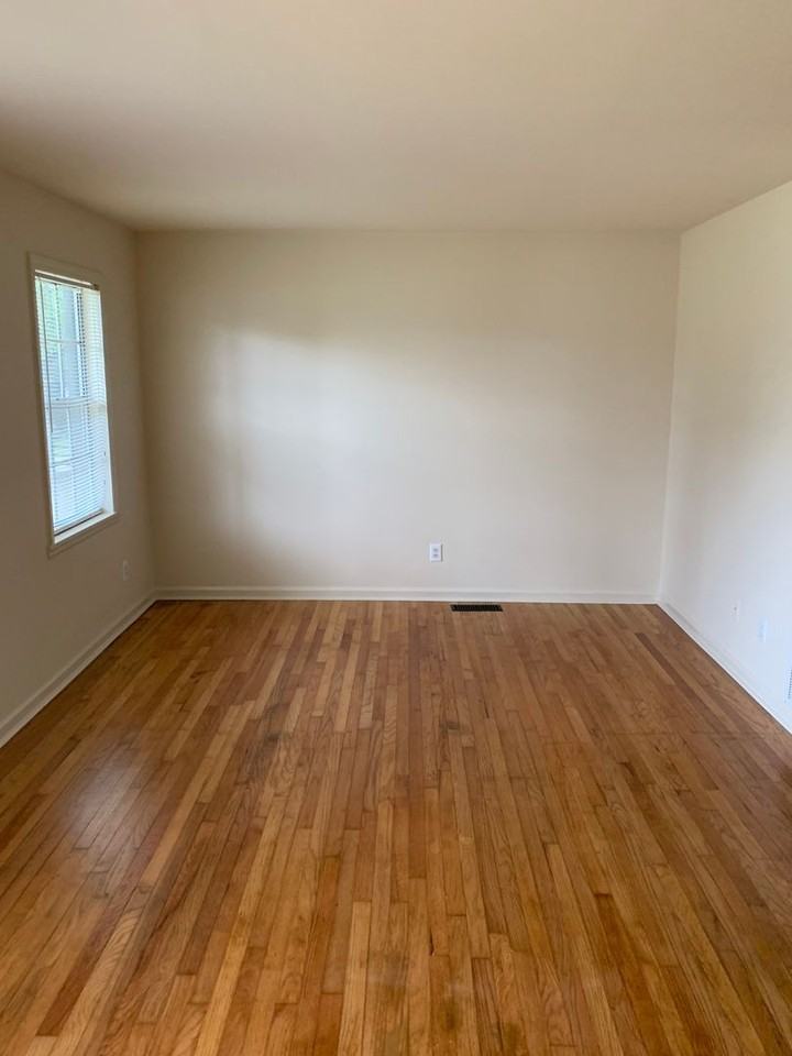 Inglis Place - Photo 3 of 12