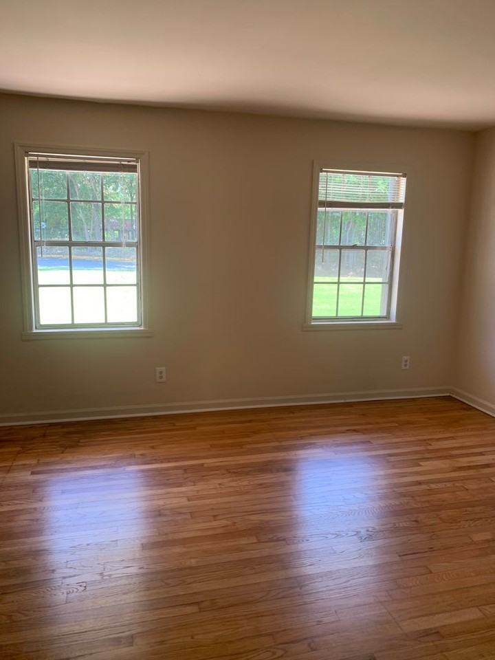 Inglis Place - Photo 5 of 12