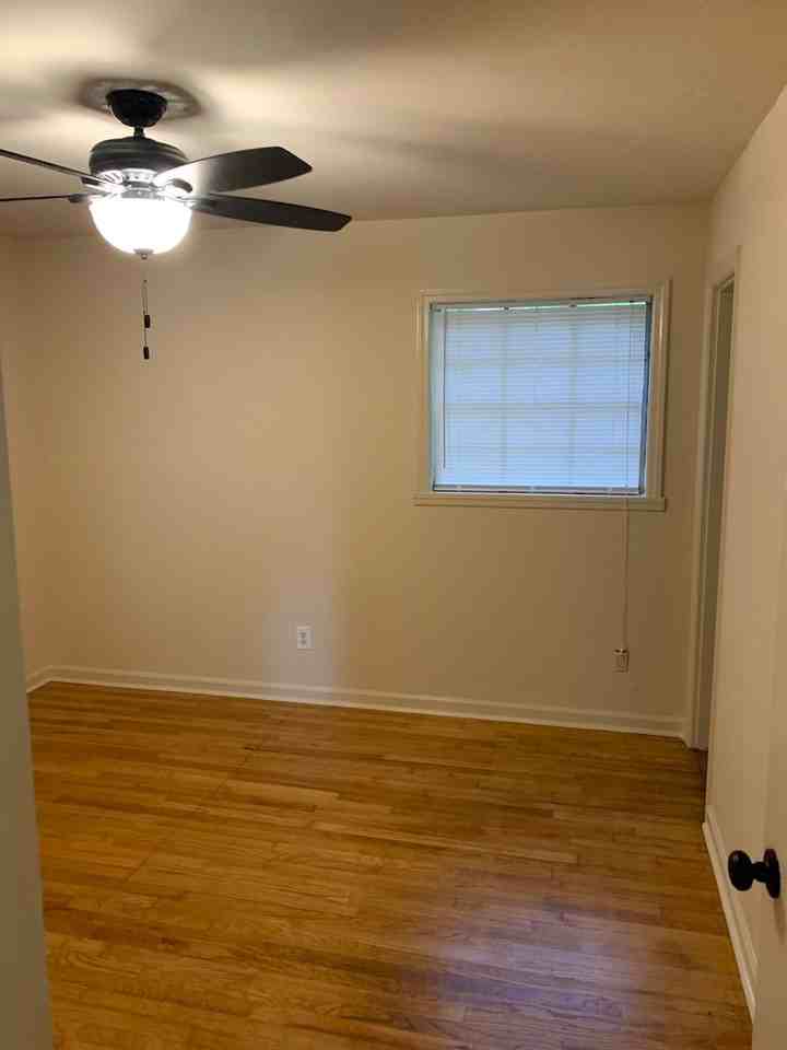 Inglis Place - Photo 7 of 12