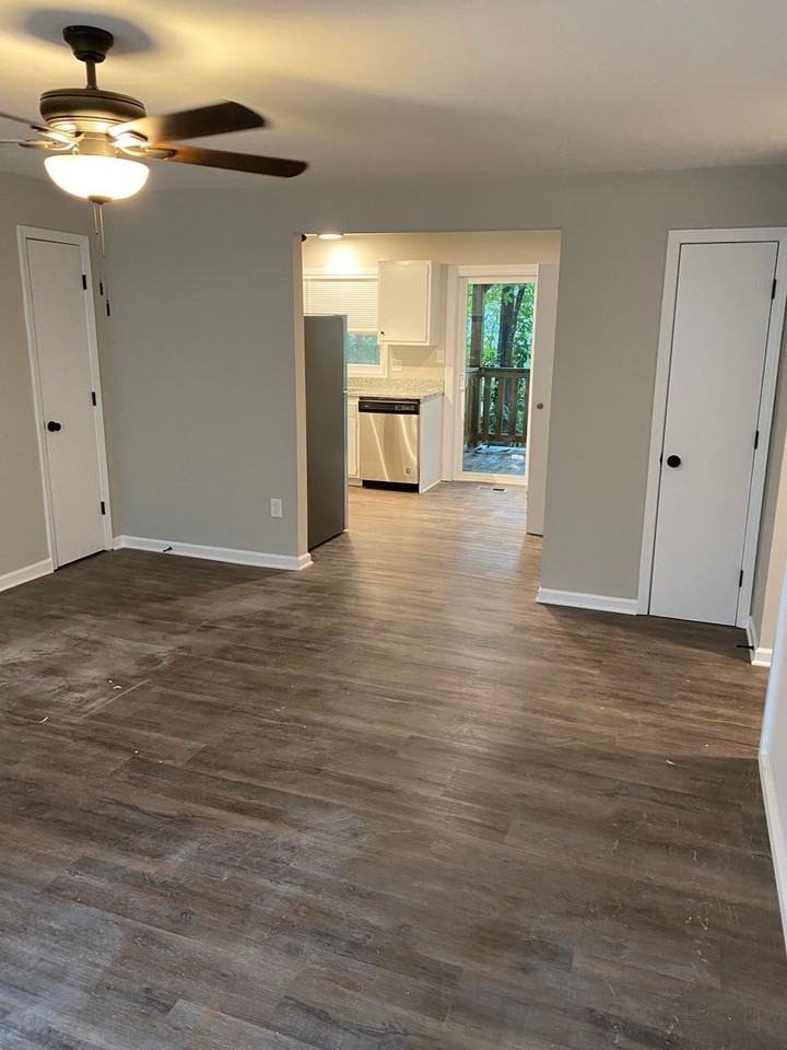 Sandburg 143 - Photo 4 of 17