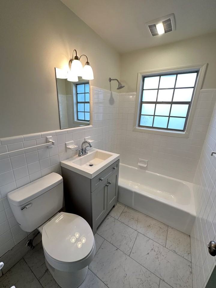 The Flats at Oglethorpe - Photo 7 of 13