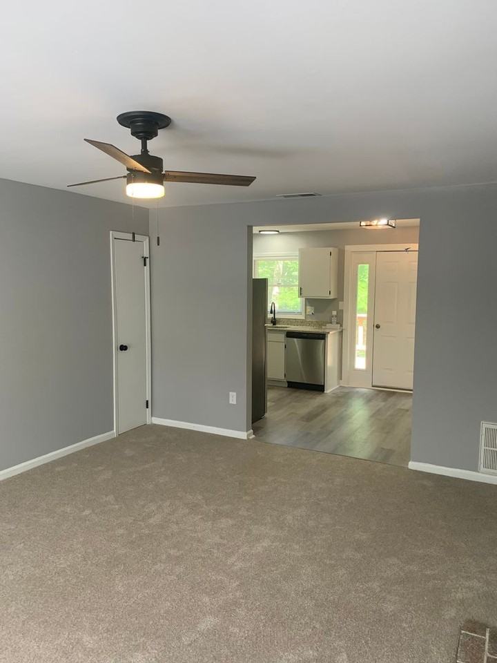 Renovated 2 Bed/2 Bath Unit Across from Vet School in East Athens - Photo 5 of 23